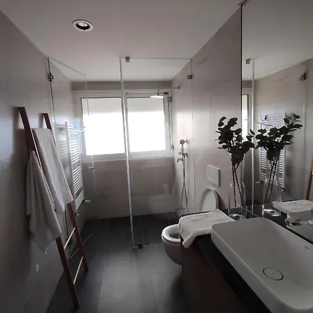 2 Terraces Flat River And Marina View פראגודו