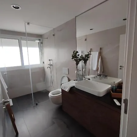 2 Terraces Flat River And Marina View Apartment